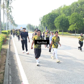 Runner Photo 6944675