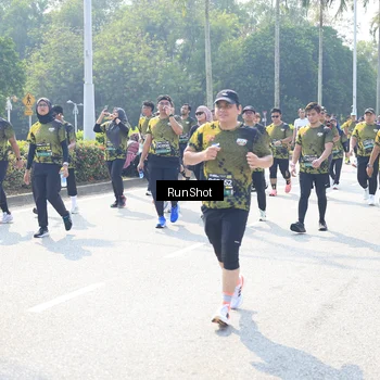 Runner Photo 6944766
