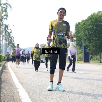 Runner Photo 6945025