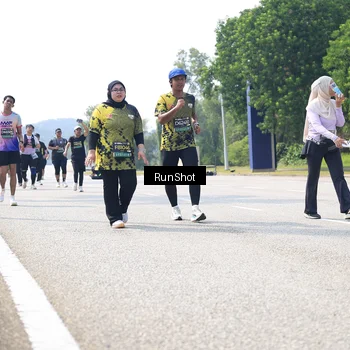 Runner Photo 6945040