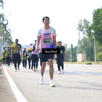 Runner Photo 6945072