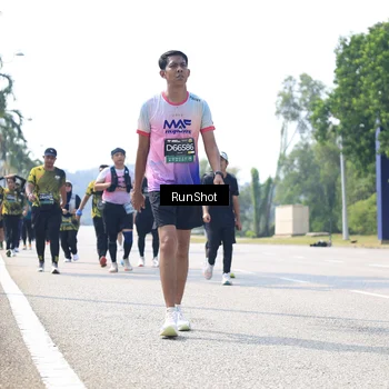 Runner Photo 6945073