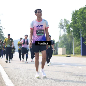 Runner Photo 6945077