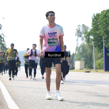 Runner Photo 6945079