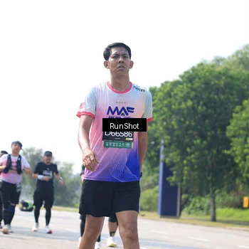 Runner Photo 6945086
