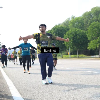 Runner Photo 6945145