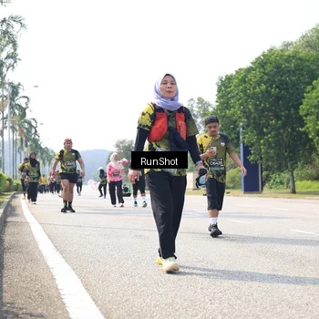 Runner Photo 6945311