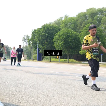 Runner Photo 6945341