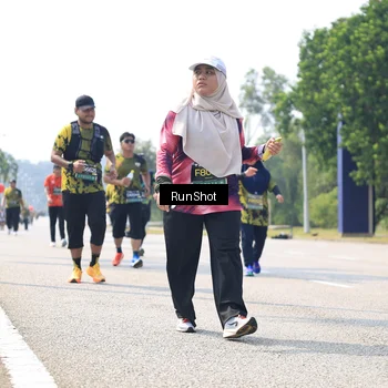 Runner Photo 6945428