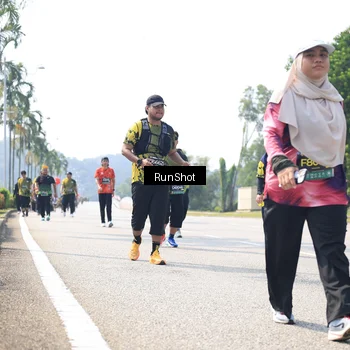 Runner Photo 6945438