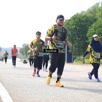 Runner Photo 6945458