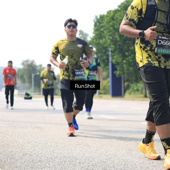 Runner Photo 6945469