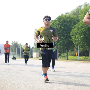 Runner Photo 6945473