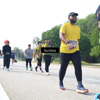 Runner Photo 6945571