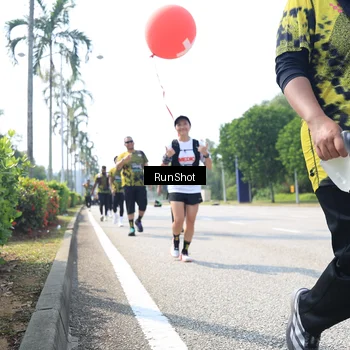 Runner Photo 6945642