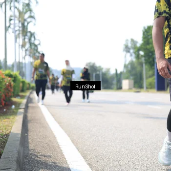 Runner Photo 6945736