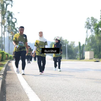Runner Photo 6945747