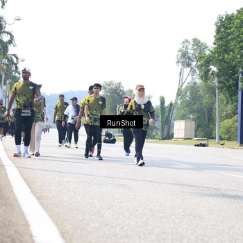 Runner Photo 6945773
