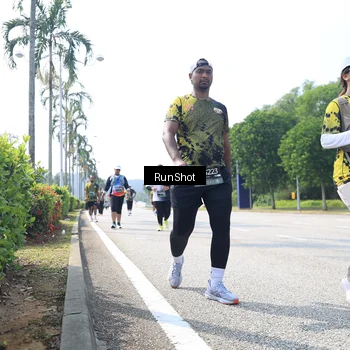 Runner Photo 6945825
