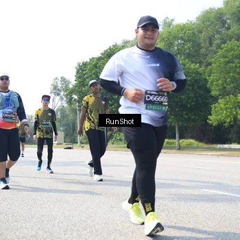 Runner Photo 6945859