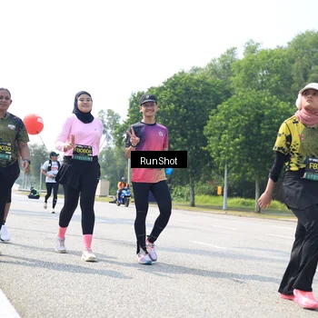 Runner Photo 6945982