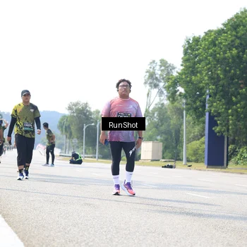 Runner Photo 6946075