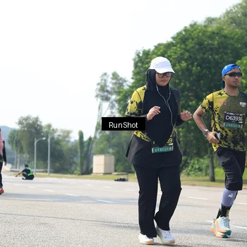 Runner Photo 6946416