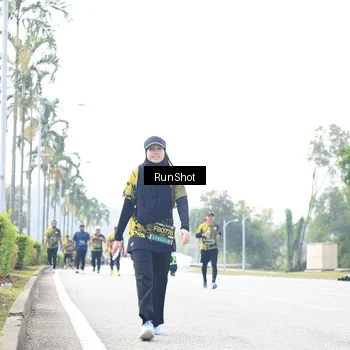 Runner Photo 6946476