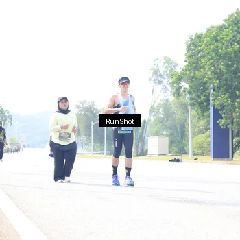 Runner Photo 6946699