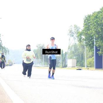 Runner Photo 6946708