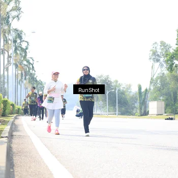 Runner Photo 6946724
