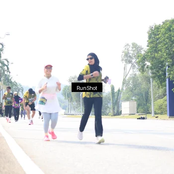 Runner Photo 6946736