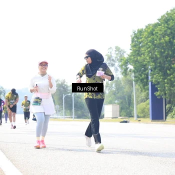 Runner Photo 6946738