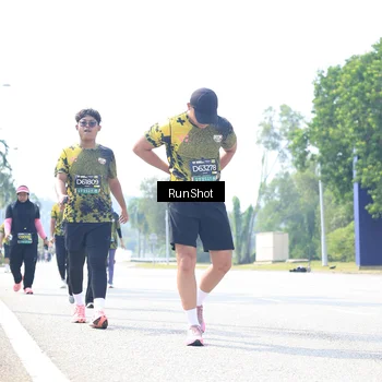 Runner Photo 6946787