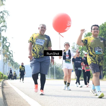 Runner Photo 6947073