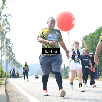 Runner Photo 6947081