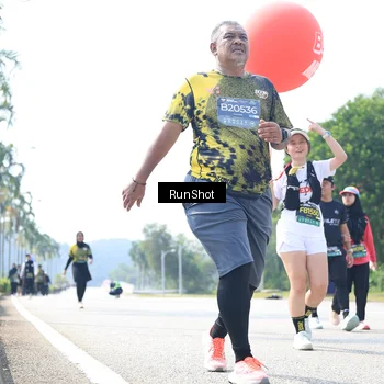 Runner Photo 6947087