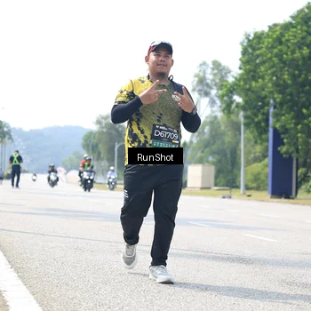 Runner Photo 6948345
