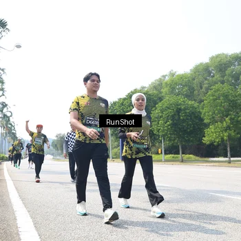 Runner Photo 6948429