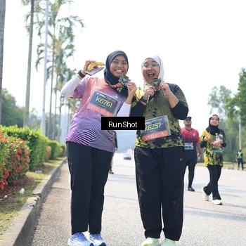 Runner Photo 6948669