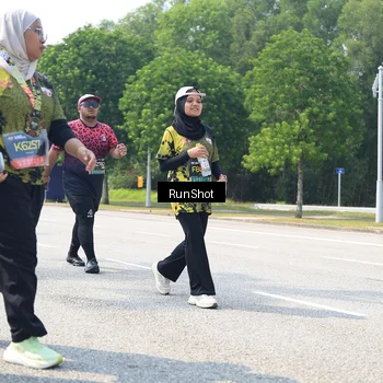 Runner Photo 6948673