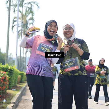 Runner Photo 6948675