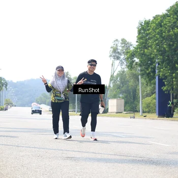 Runner Photo 6948755