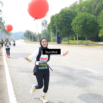 Runner Photo 6950421