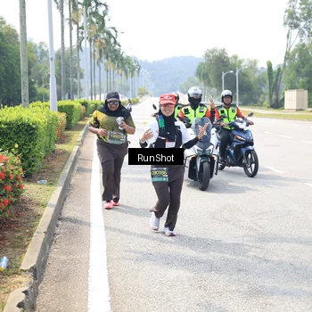Runner Photo 6950555