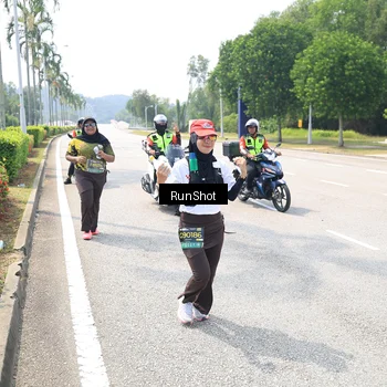 Runner Photo 6950579