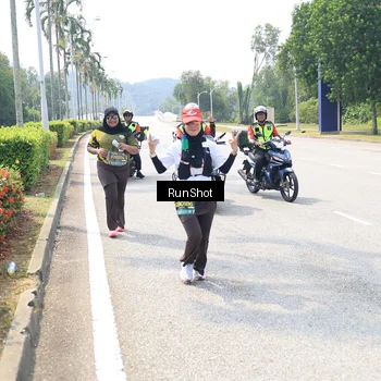 Runner Photo 6950591