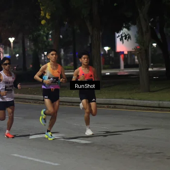 Runner Photo 6950707