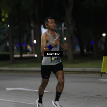 Runner Photo 6950911