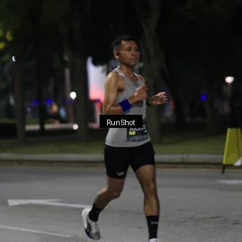 Runner Photo 6950913